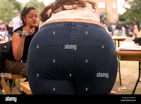 thick women bent over